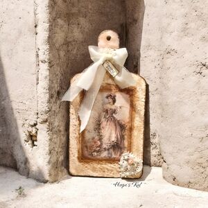 Vintage Style Decorative Cutting Board with Ribbon